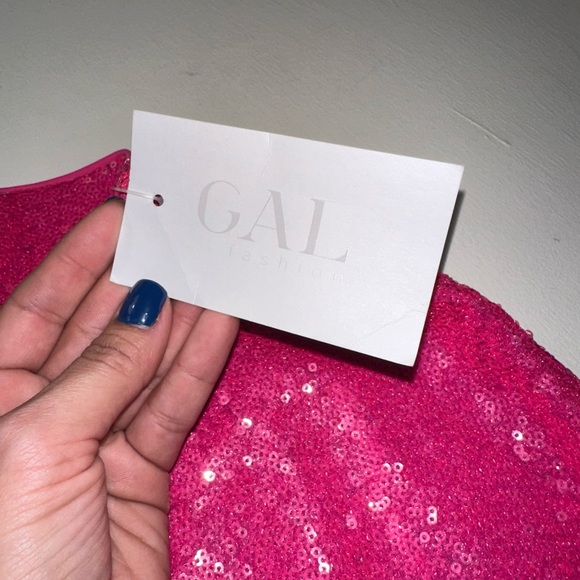 Sequin HOT pink skirt!🩷 Never been worn. - Picture 2 of 4